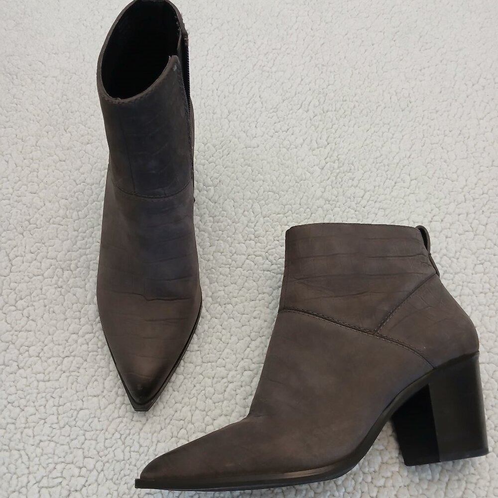 Aldo Gray Leather Ankle Boot- size 10